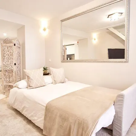 Apartment Pajaritos Palace By Valcambre